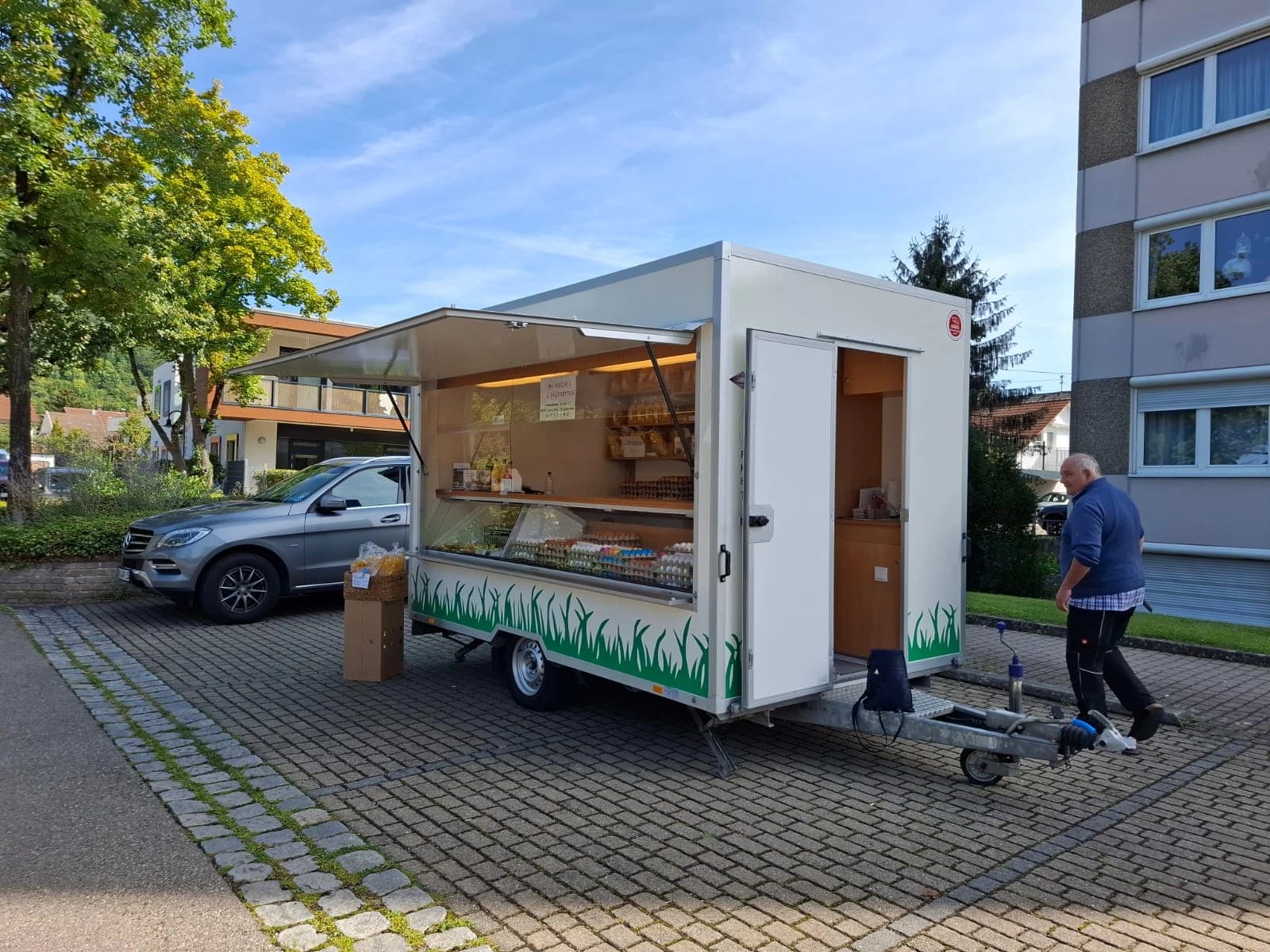 Peter am mobilen Eierlaedle